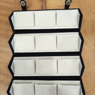 1773   EARING ORGANISER (1 PC) 