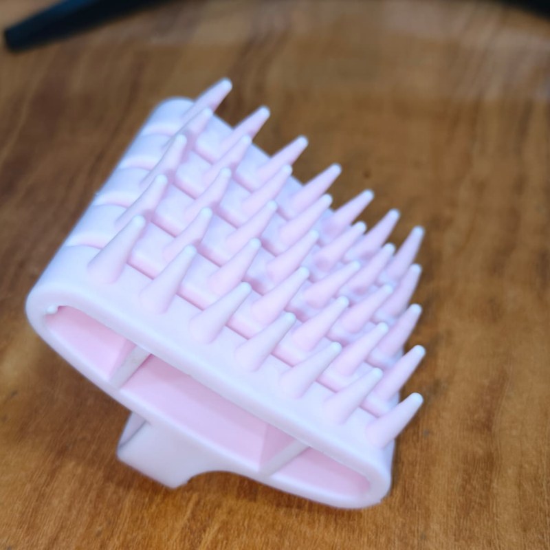 1706 SQUARE SCALP MASSAGER 1PCS